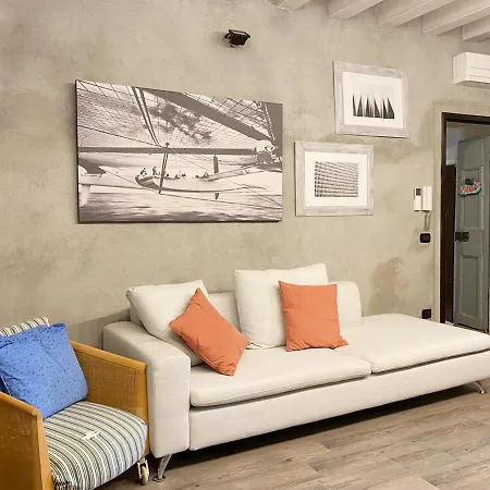 The Honeymoon Appartement *